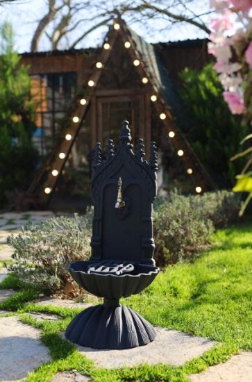 THRONES CASTING FOUNTAIN